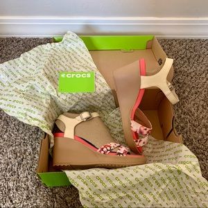 CROCS Leigh Ankle Strap Graphic Wedge